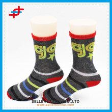 2015 neues Design süße gemusterte Socken für Kinder weich und warm